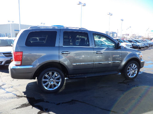 2007 Chrysler Aspen Limited 4X4 SUV with a 5.7L Hemi